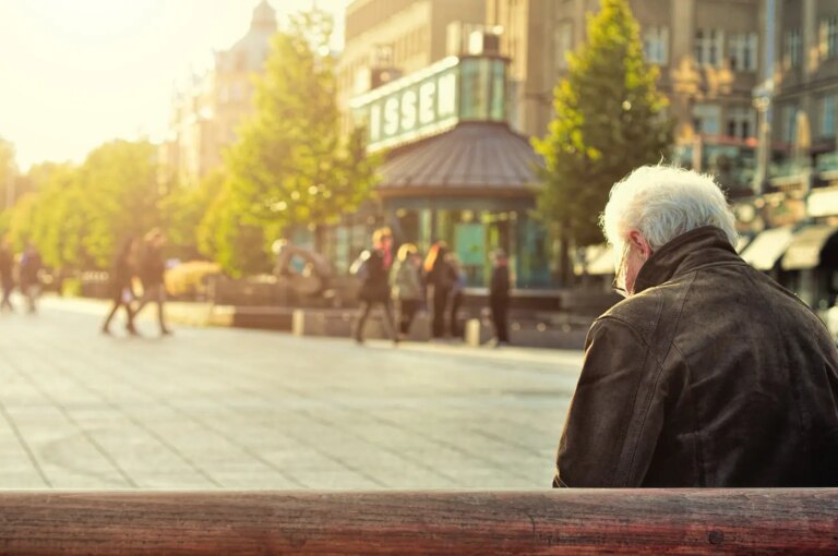 manonbench unsplash