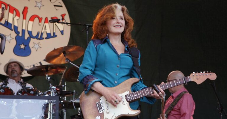 urlhttps3A2F2Fcalifornia times brightspot.s3.amazonaws.com2Fc02F902Fe5dfb65c441dbbda5a96c2f868a62Fbonnie raitt by susan weiand 0533