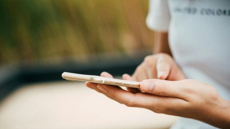 1 save loved ones voicemails with android