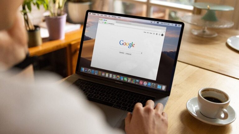 1 these browser extensions put millions of google chrome users at risk how to stay safe intro